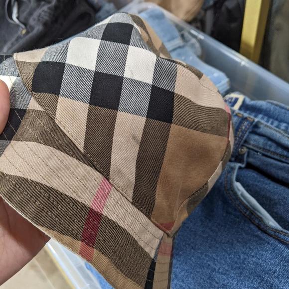 Burberry Reversible Bucket Hat Plaid British Tan Red Script - Picture 9 of 12